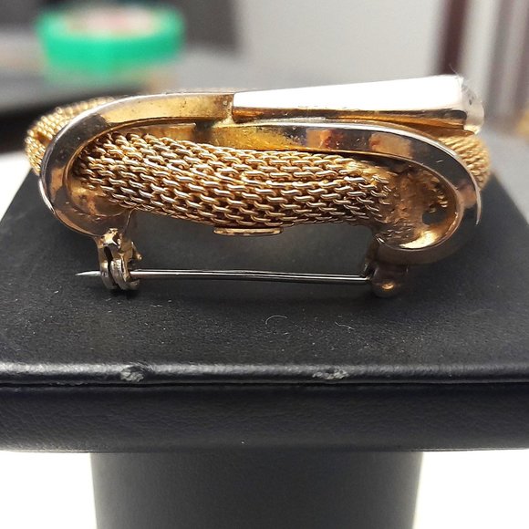 Vintage Gold Toned Mesh Kramer Brooch - Picture 4 of 6